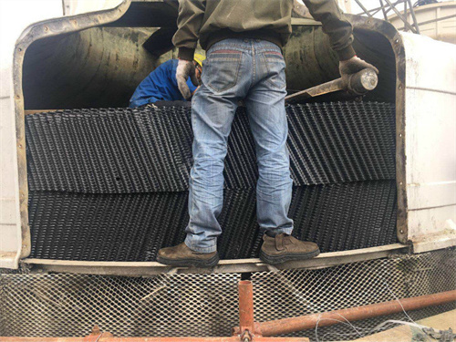 圓形<a href=http://m.188hl.com/tags21_0.html target=_blank class=infotextkey>冷卻塔填料</a>更換和安裝 圓形<a href=http://m.188hl.com/tags21_0.html target=_blank class=infotextkey>冷卻塔填料</a>更換和安裝