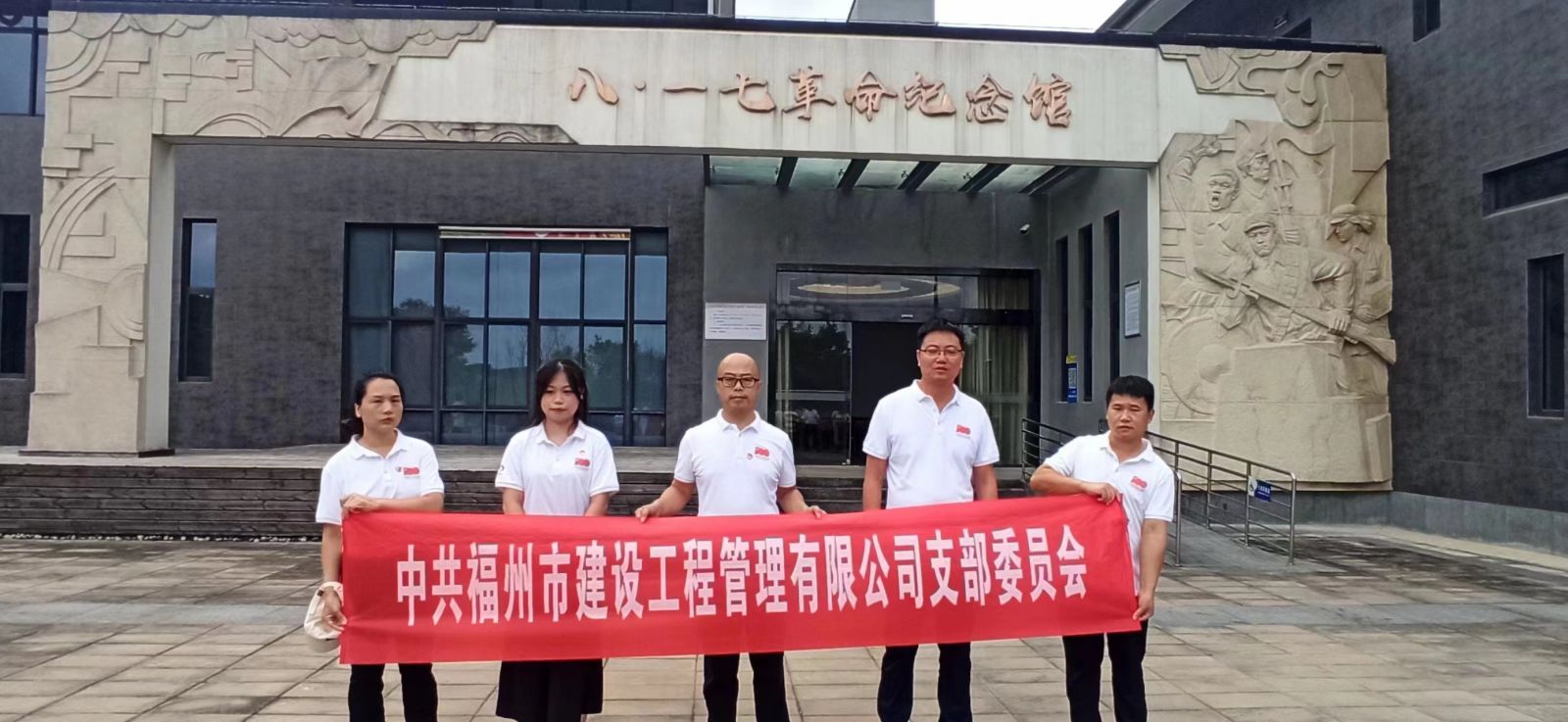 玻璃鋼冷卻塔是一種解決工藝廢熱的機械設(shè)備,玻璃鋼冷卻塔原理